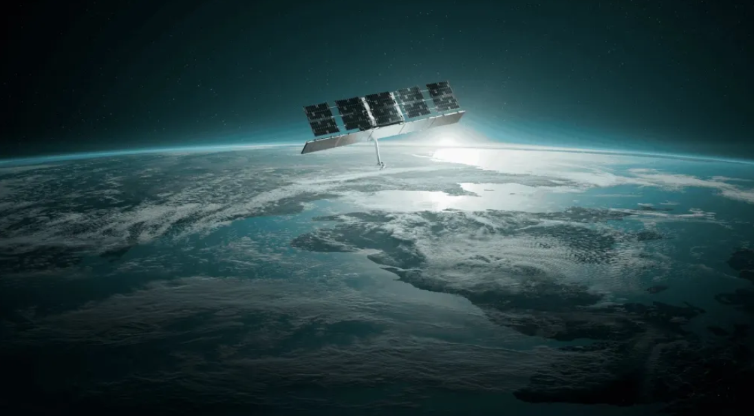 “西方拦不住我们”,俄卫星以1秒7米高速逼近乌军雷达卫星