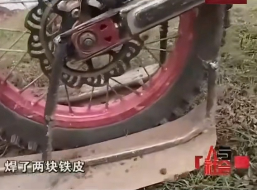 张雪:等了17年!摩托车水上骑40.74公里,刷新吉尼斯世界纪录