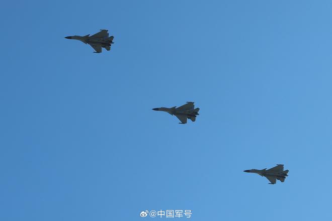 高清大图!歼-15红蓝对抗训练最新画面|军号|飞行员|国产光辉战机