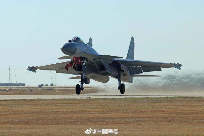 高清大图!歼-15红蓝对抗训练最新画面|军号|飞行员|国产光辉战机