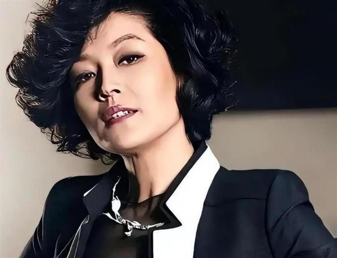 哈文现状：定居纽约富人区，靠丈夫遗产和女儿很潇洒，没有再婚|李咏|赵本山|央视春晚
