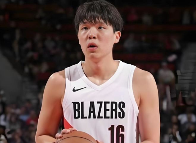 杨瀚森巨大危机：连续两场被弃用 还剩6天决定是否执行第3年选项|湖人|利拉德|莫兰特|本土球员