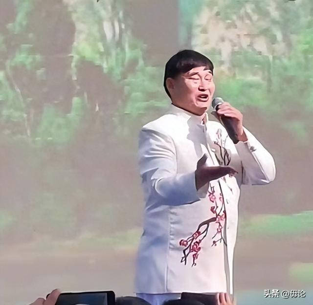大衣哥再遭重创!到场后演出取消,放出狠话:不挣钱,也不放过TA
