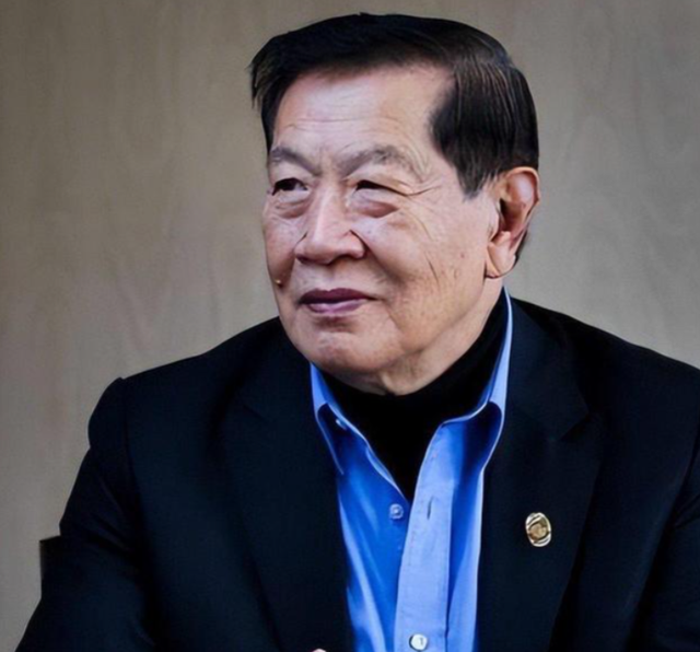 把骨灰分成两半?李昌钰葬礼风波尘埃落定,难怪俩孩子都不来中国
