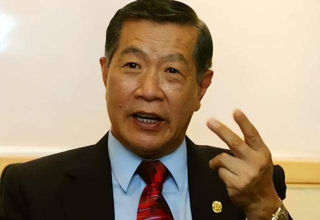 把骨灰分成两半?李昌钰葬礼风波尘埃落定,难怪俩孩子都不来中国