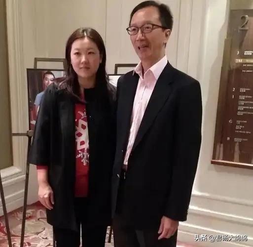 恩爱 24 年敌不过现实,74 岁梁锦松衰老憔悴,48 岁伏明霞仍貌美如花