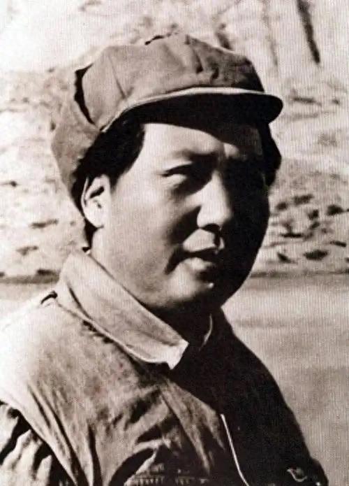 是谁教会毛主席打仗？他亲口说出三个答案，每一个都出人意料