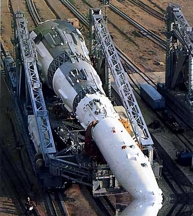 中美俄火箭最大推力差距太大!美7130吨,俄4620吨,中国令我意外