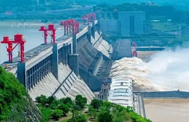 三峡大坝收支出炉：运行20余年，总投资近2500亿，如今回本了吗？