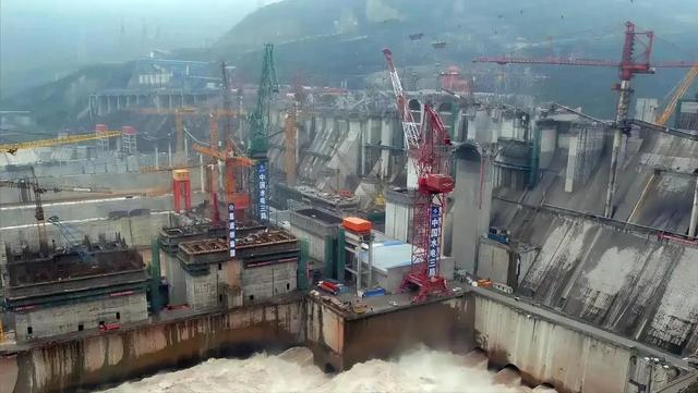 三峡大坝收支出炉：运行20余年，总投资近2500亿，如今回本了吗？