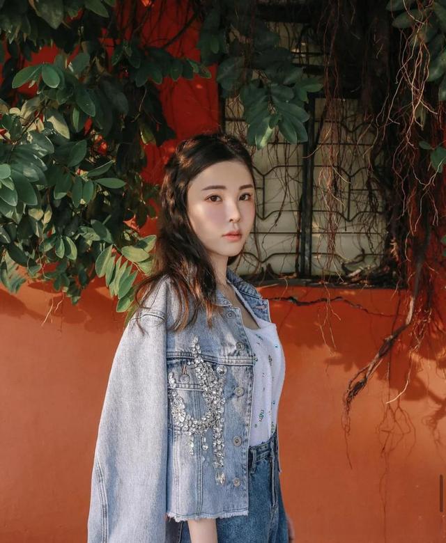 蔡天凤案新料!3次致电接女儿被挂,前夫开劳斯莱斯,有专职司机