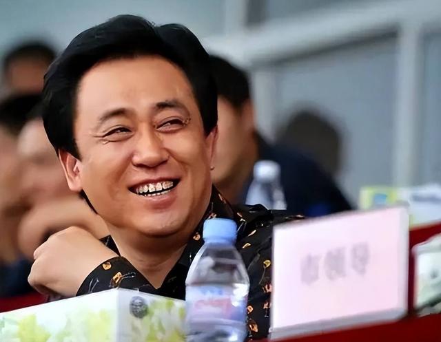 不查不知道,一查吓一跳,许家印隐匿资产被扒,他私底下竟这么壕
